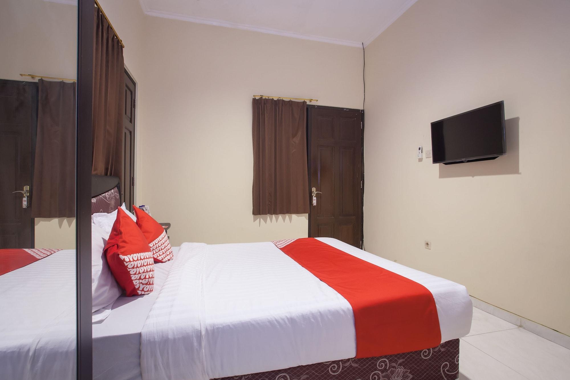 Reddoorz At Graha 99 Simomulyo Hotel Surabaia Exterior foto
