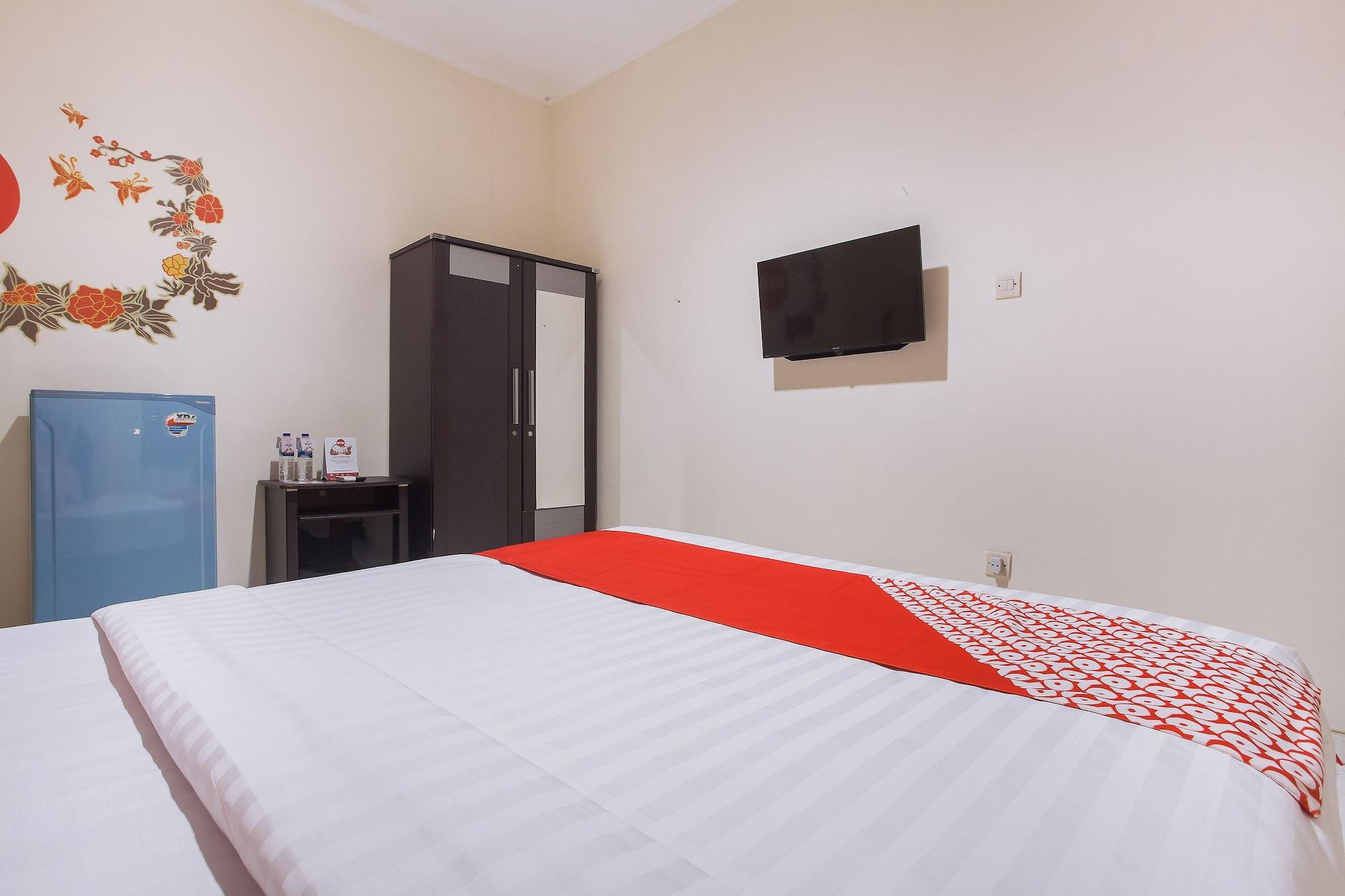Reddoorz At Graha 99 Simomulyo Hotel Surabaia Exterior foto