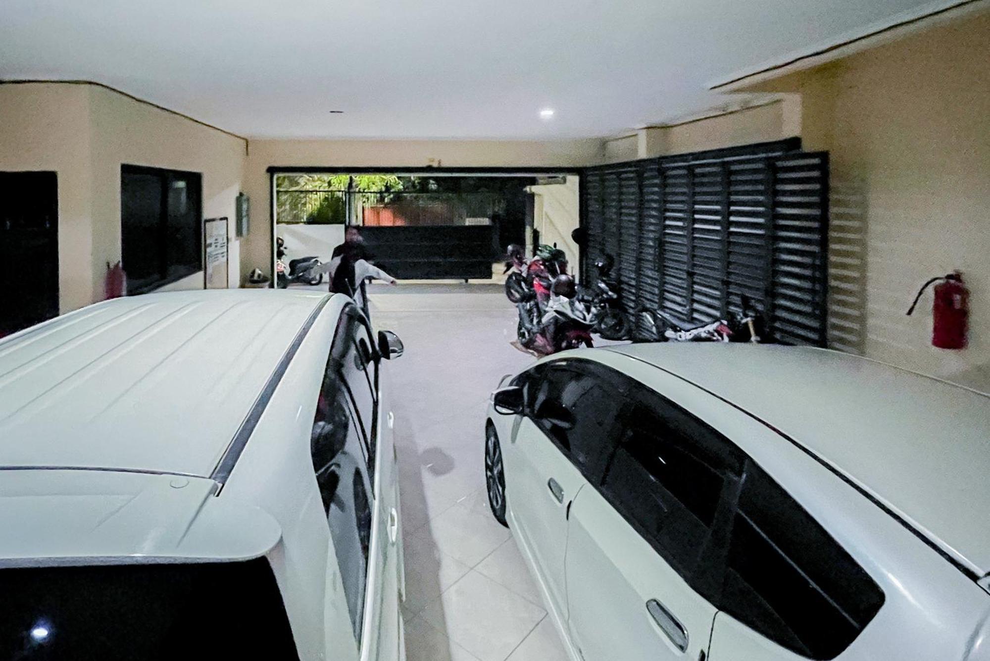 Reddoorz At Graha 99 Simomulyo Hotel Surabaia Exterior foto